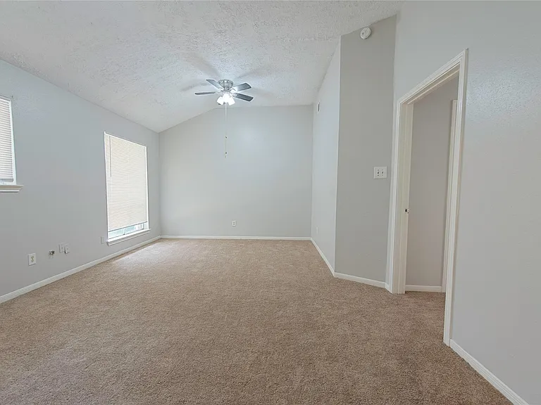 21310 Park Run Dr — Photo 12