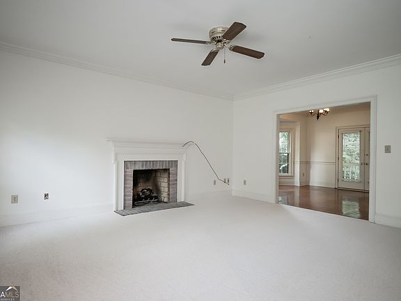 3rd image of 179 Stratford Dr