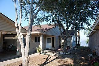 1st image of 818 Oriole St