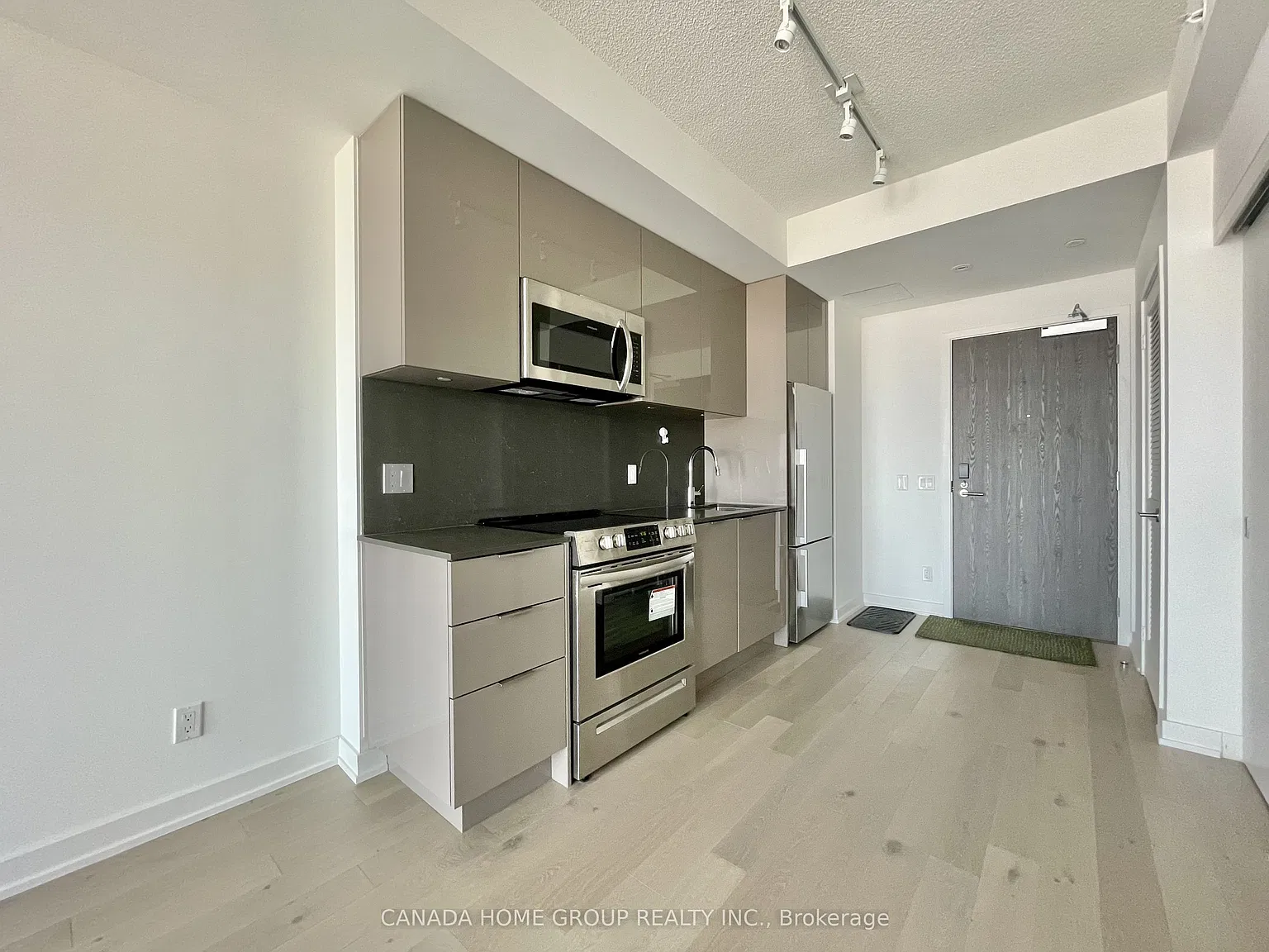 1 bed, $2,300 — Photo 2