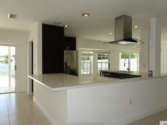 4th image of 13388 NW 7th St