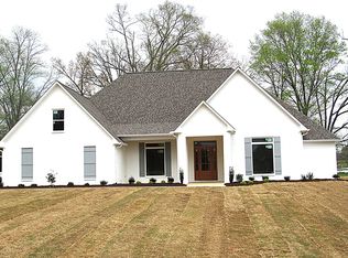 320 Crosby Ln, Columbus, MS 39701