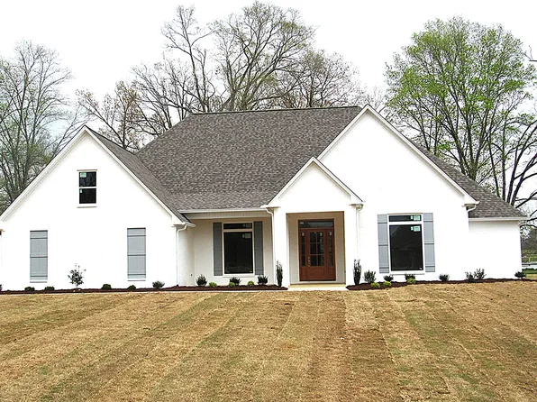 320 Crosby Ln, Columbus, MS 39701