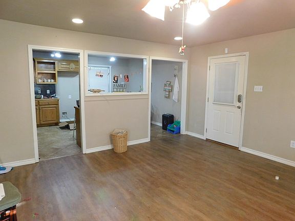 3rd image of 1032 Avenue E
