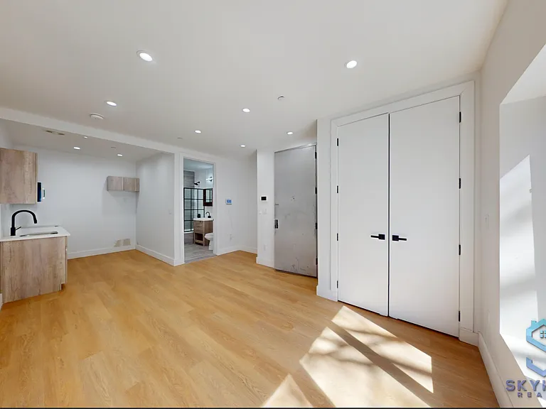 1215 Putman Ave #1FE — Photo 1