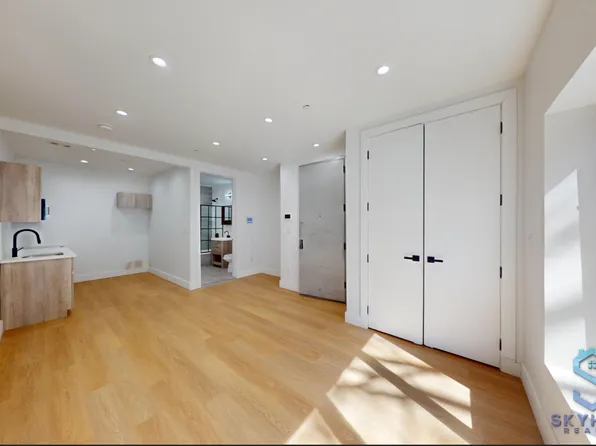 1215 Putman Avenue image 1 of 5