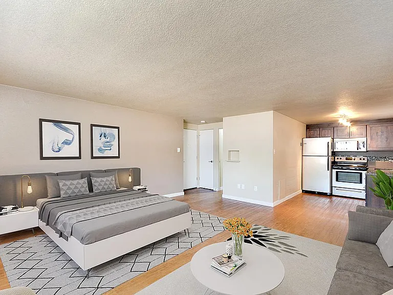 66 S Clarkson St — Photo 4