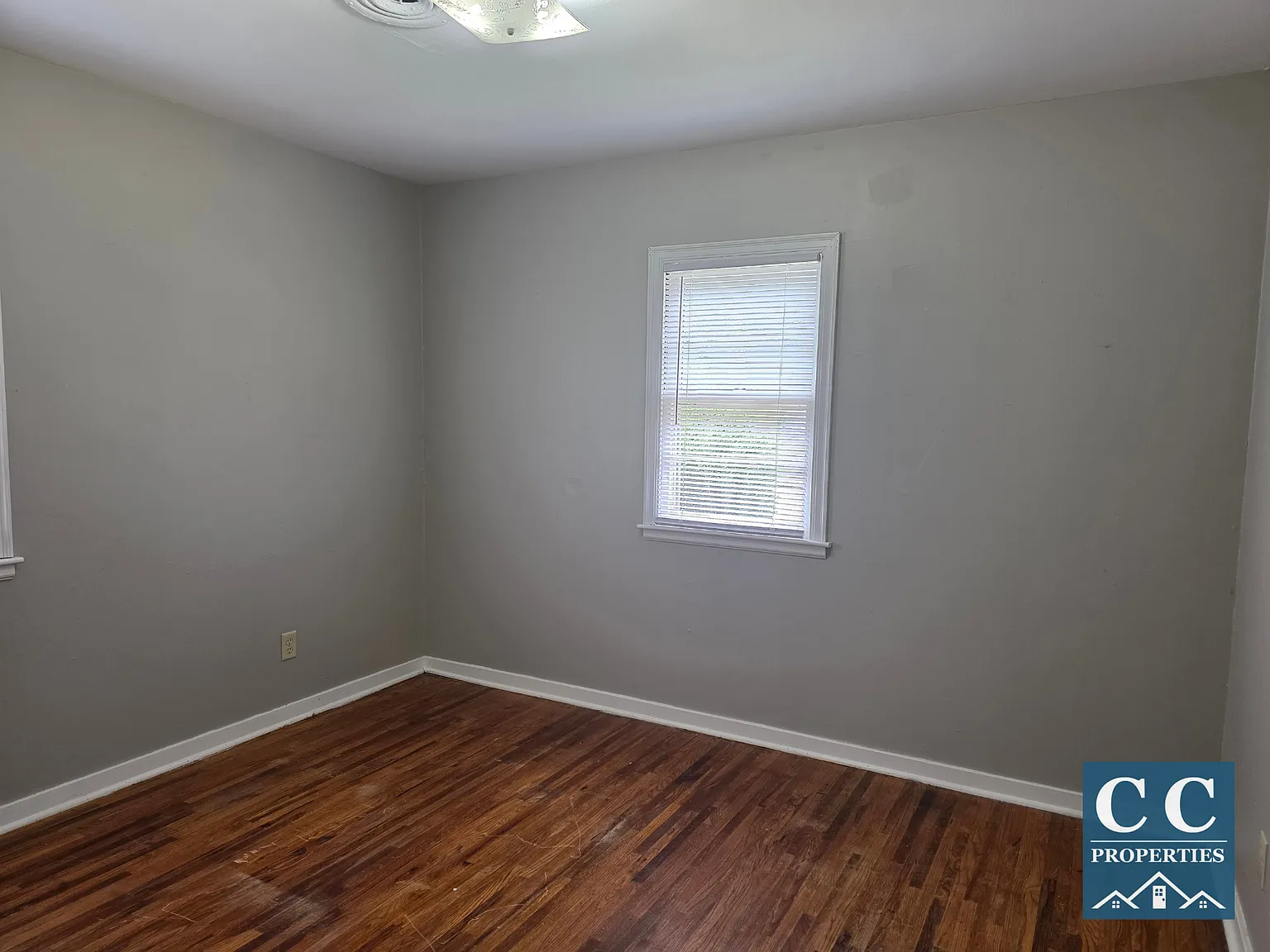 3 bed, $1,400 — Photo 3
