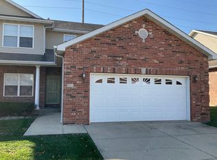611 Titan Dr, O'Fallon, IL 62269