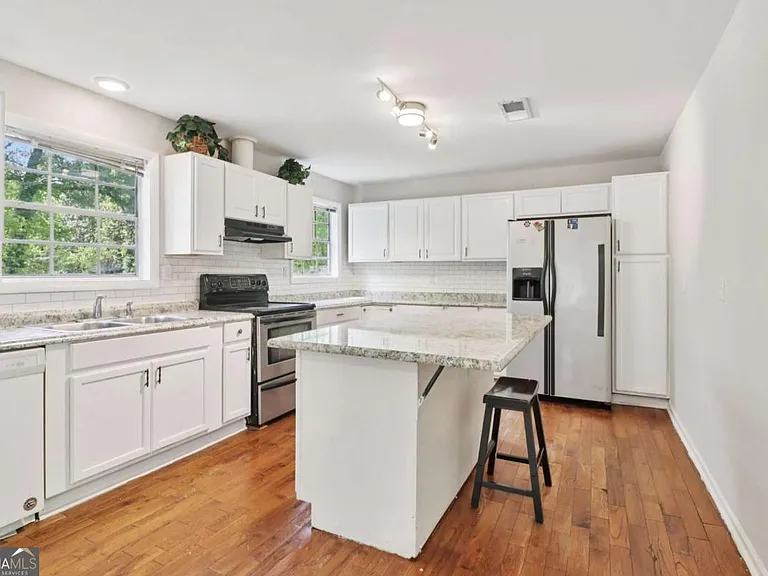 2344 Chestnut Log Pl — Photo 23