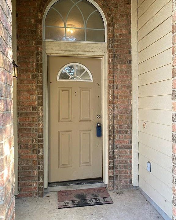 1st image of 561 Golden Creek Dr
