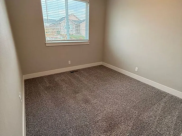 211 NE Alder Way #211NE — Photo 8