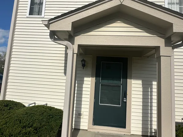 2503 Dickens Dr, Aurora, IL 60503