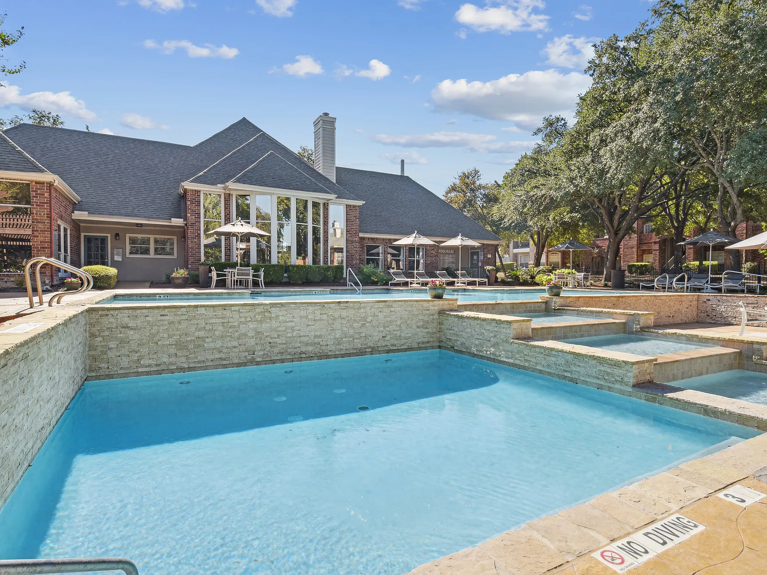 Whispering Creek Villas Apartment Homes — Photo 2