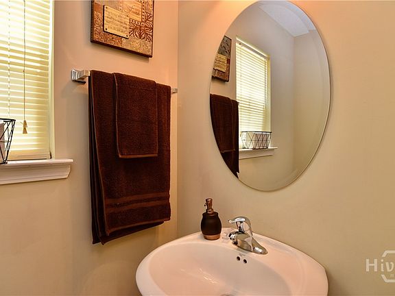 5th image of 253 Augusta Way