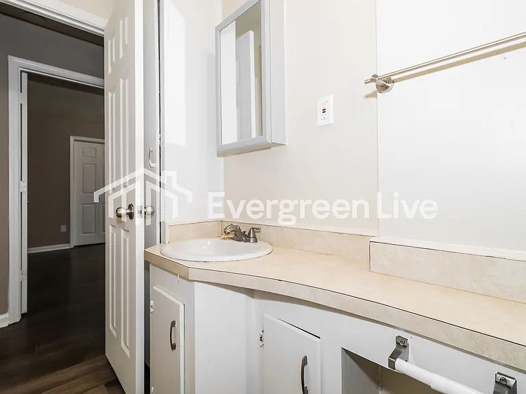 4053 Chippewa Rd — Photo 7