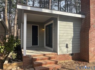 101 Pineview Dr, Hartfield, VA 23071