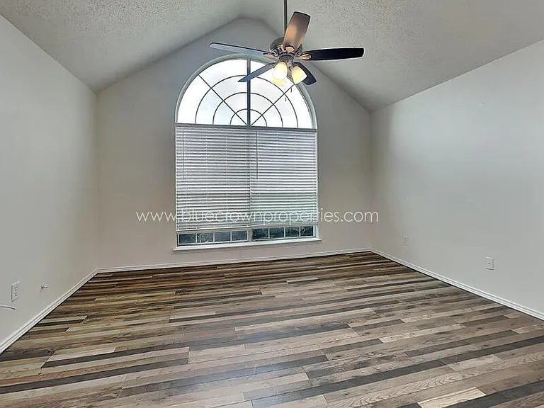 1409 Post Oak Dr — Photo 7