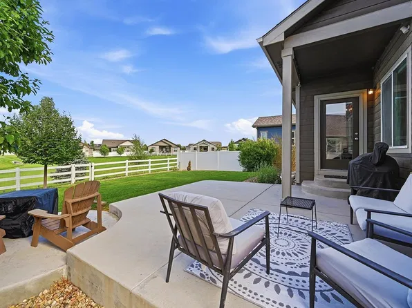 671 Vermilion Peak Dr, Windsor, CO 80550