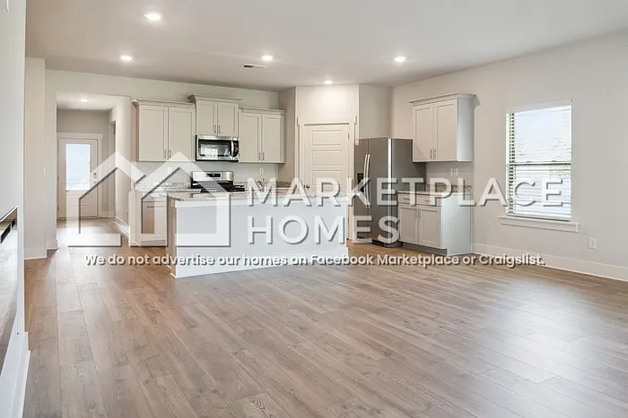 2070 Hyacinth Ln — Photo 12
