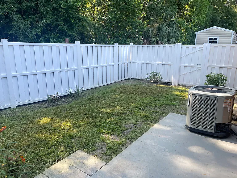 1029 SW Rossborough Ct #102 — Photo 37