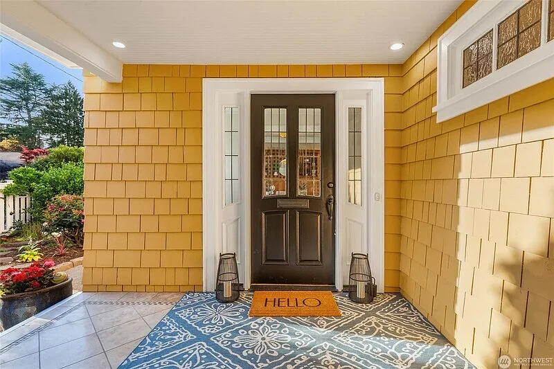 5 bed, 3.5 bath, 4400 sqft, $10,000 — Photo 2