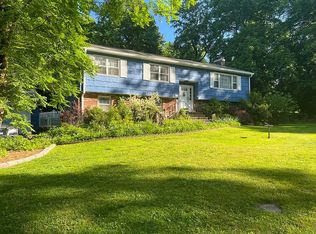 138 Dickinson Dr, Shelton, CT 06484