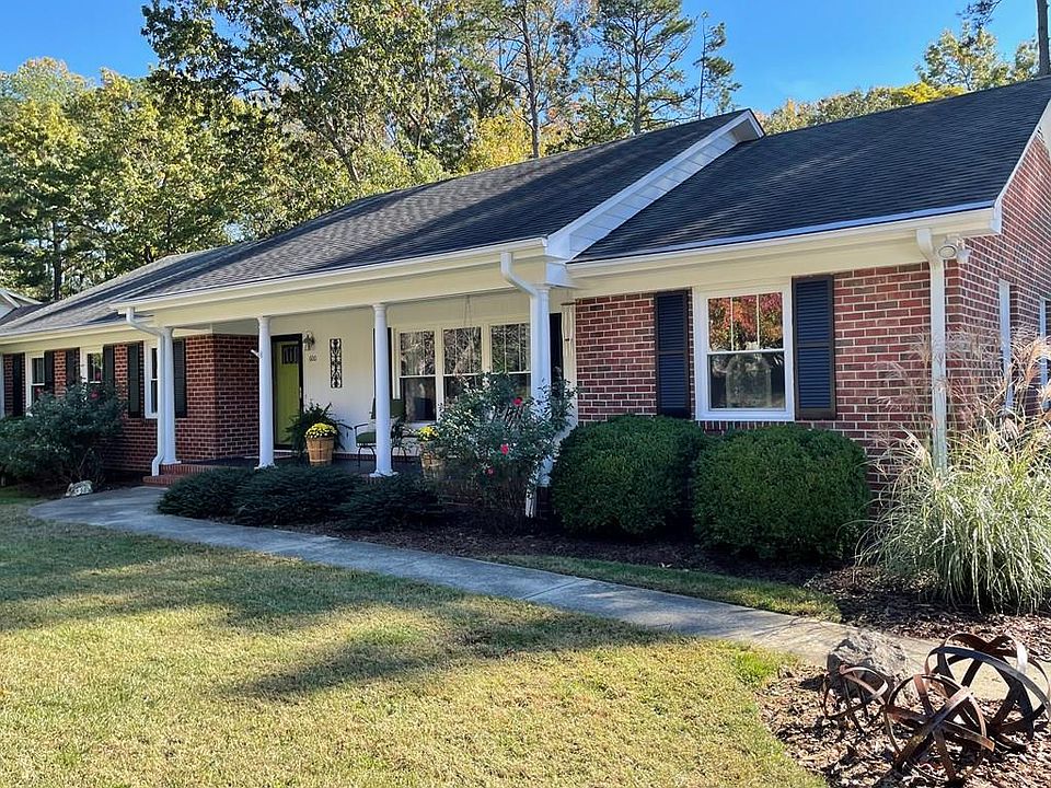 1st image of 600 Forest Dr