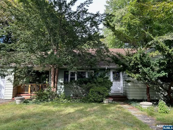 7 Sussex Road, Tenafly, NJ 07670