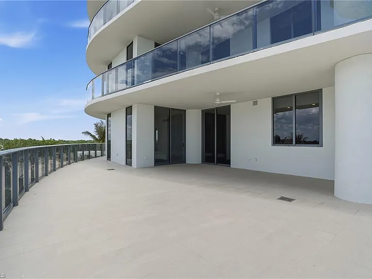 5100 Seagrass Blvd #201 — Photo 36
