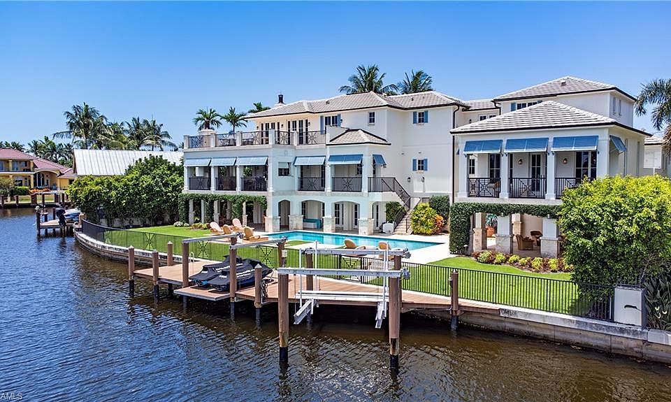 1st image of 2001 4th ST S