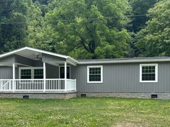 13001 Riverside Dr, Oakwood, VA 24631