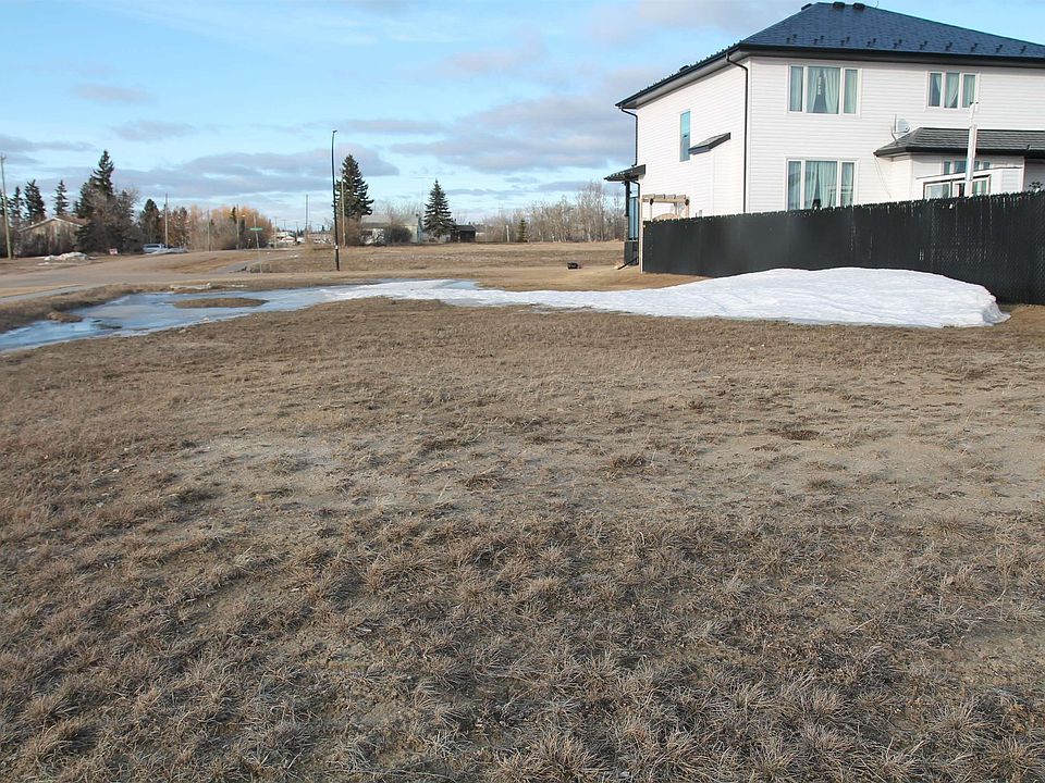 2nd image of 1 Whitetail Rd