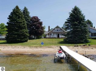 382 N Center St, Beulah, MI 49617