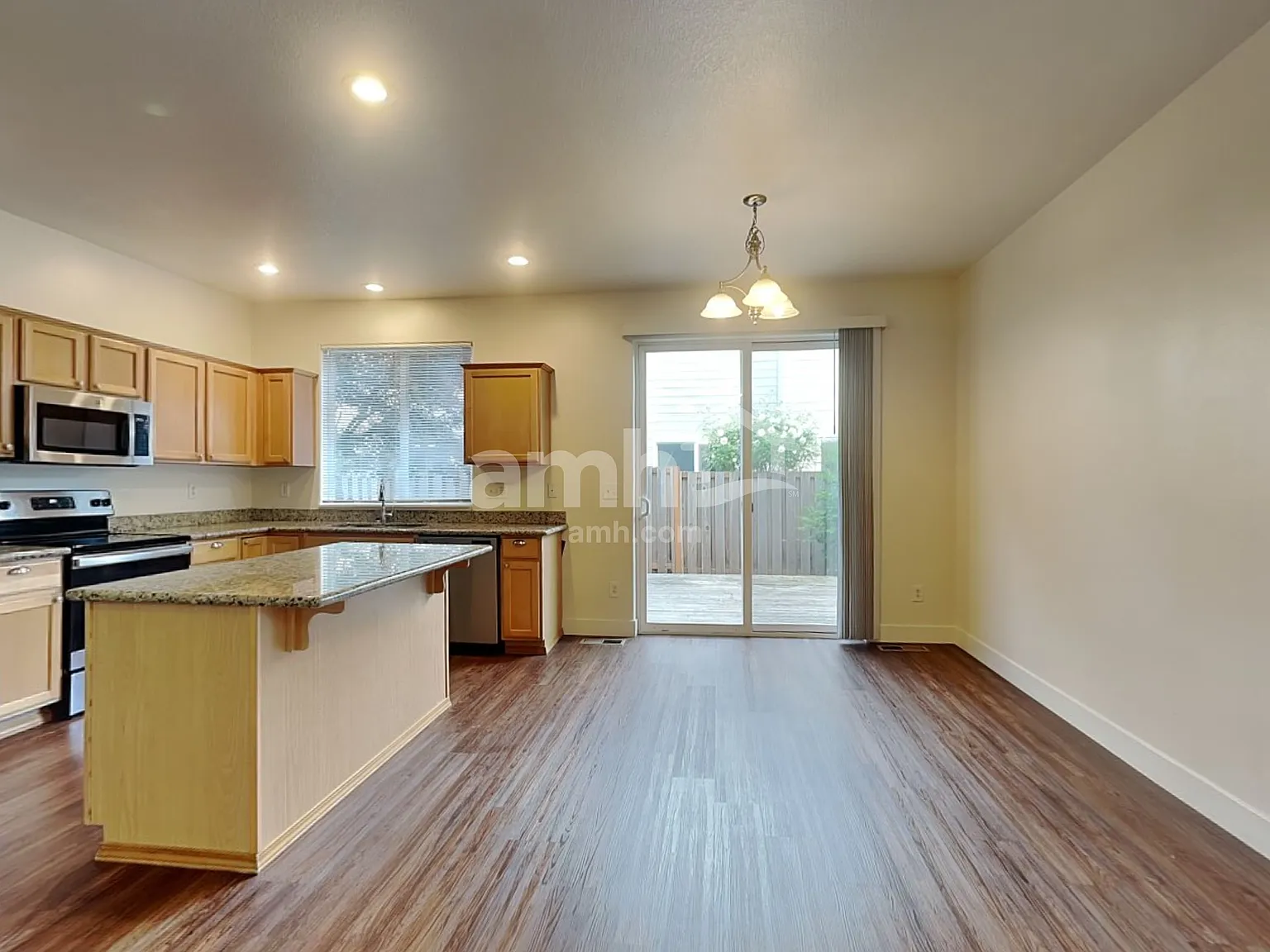 3 bed, 2.5 bath, 1500 sqft, $2,735 — Photo 4