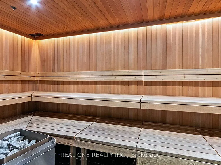 81 Navy Wharf Ct #810 — Photo 39