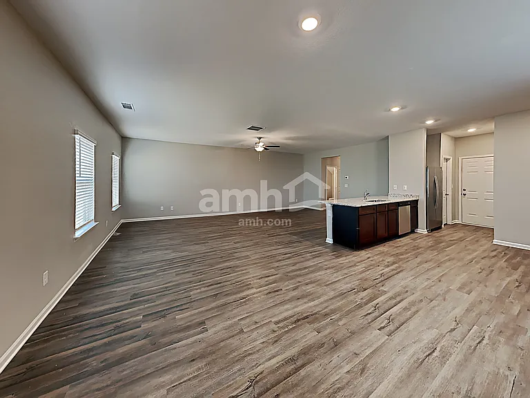 415 Vermeer Ct — Photo 6