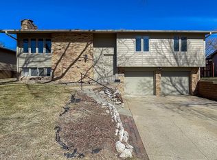 11334 Arbor St, Omaha, NE 68144