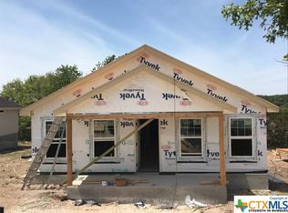 877 SW Roadrunner Spur, Canyon Lake, TX 78133