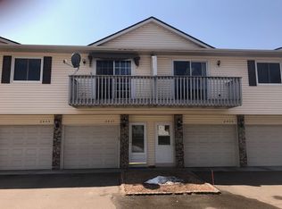 2437 Grenadier Ave N, Oakdale, MN 55128