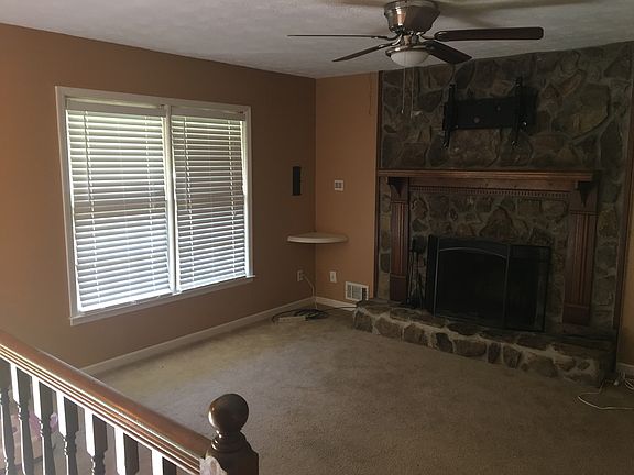 3rd image of 260 Summer Pond Trl
