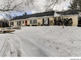 1900 Illini Rd, Leland Grove, IL 62704