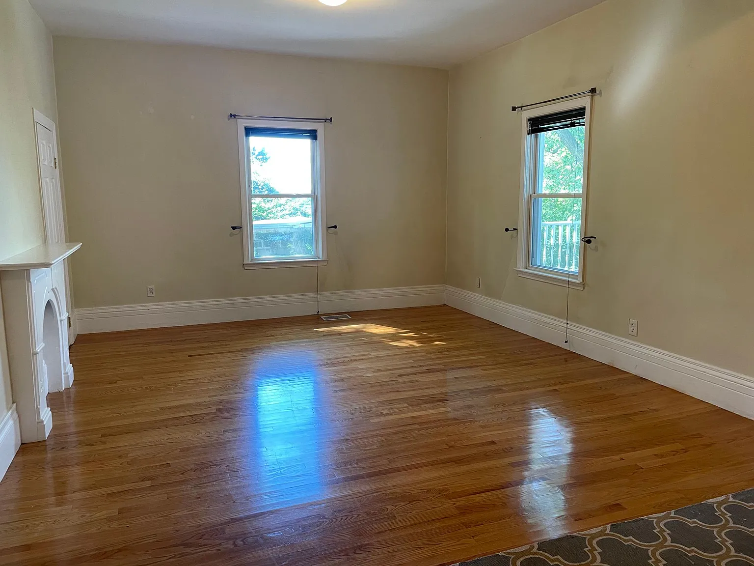 3 bed, 1340 sqft, $3,700 — Photo 1