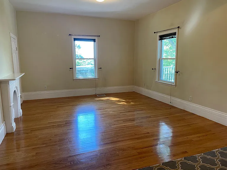 10 Hillside Cir #1 — Photo 1