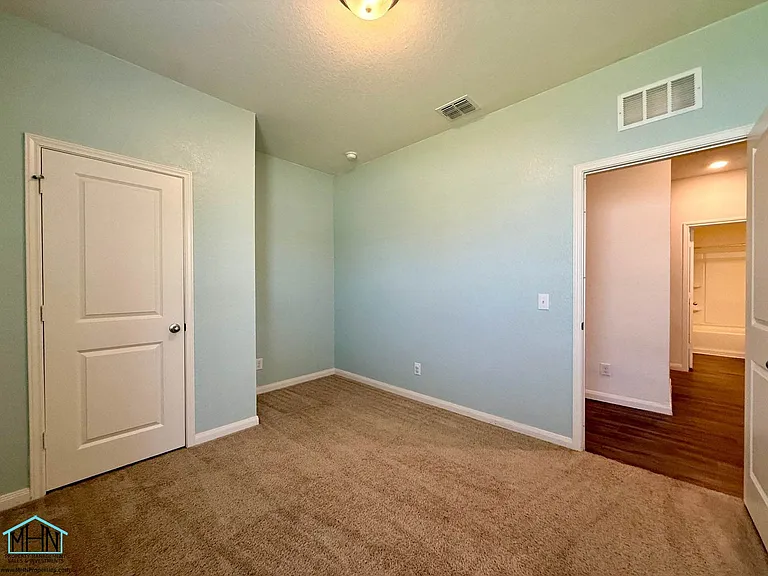 5843 Gulf Mdw — Photo 8