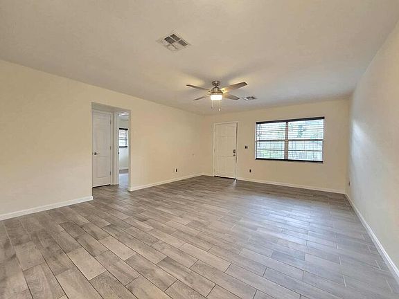 5th image of 113 W Hancock St