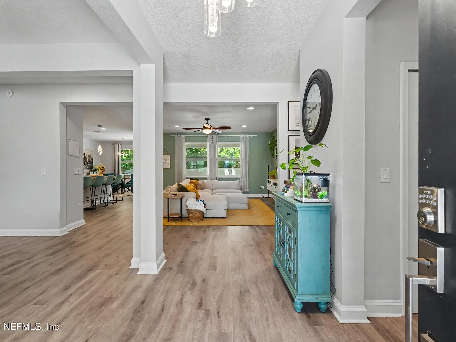 4 bed, 2.5 bath, 2492 sqft, $3,100 — Photo 4