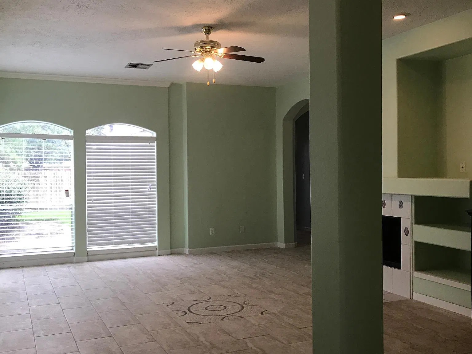 4 bed, 2726 sqft, $2,500 — Photo 4