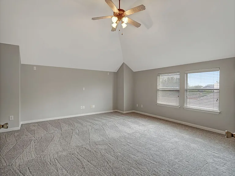 210 Red Bluff Dr — Photo 11