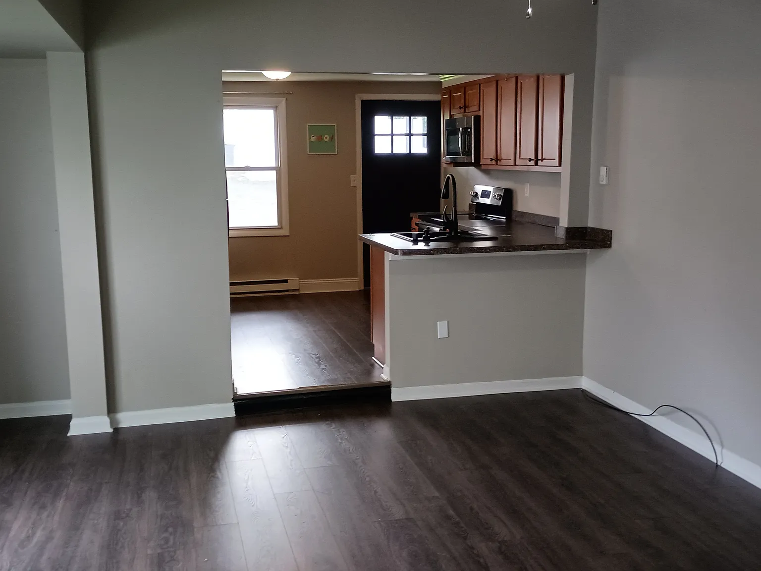 2 bed, 750 sqft, $1,050 — Photo 4